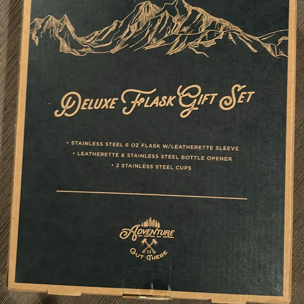 Deluxe Flask Gift Set NEW 4pieces